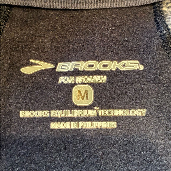 Brooks Women's Black and Heather Gray Performance Jersey - Picture 8 of 11